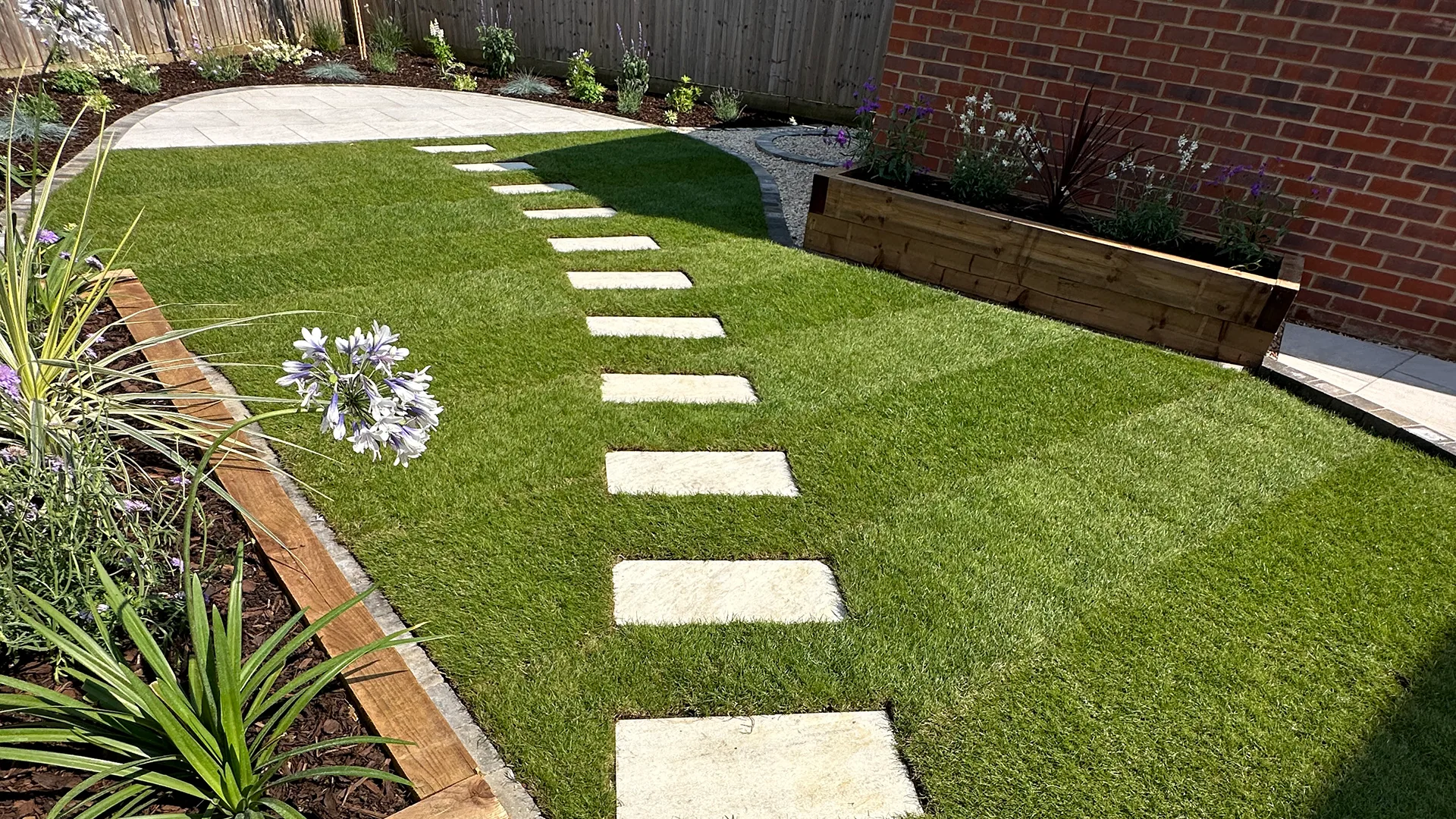 Garden Landscaping in Aylesbury Image 2